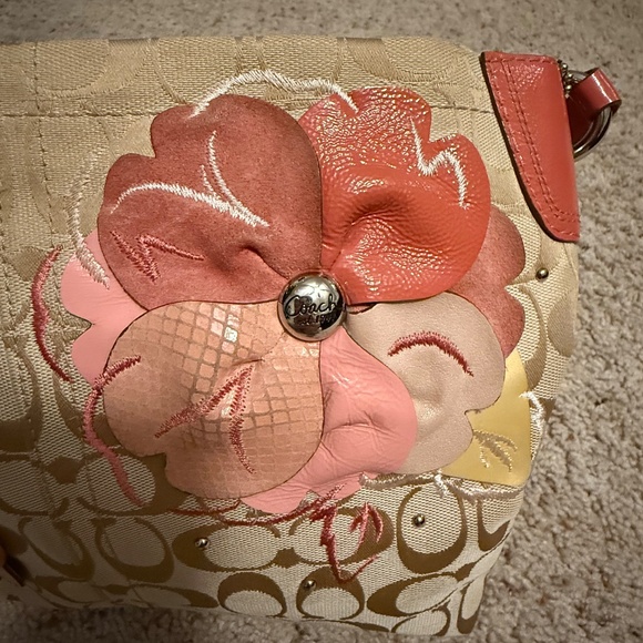 Coach Signature Print Shoulder Bag w Pink Flowers - Picture 4 of 7